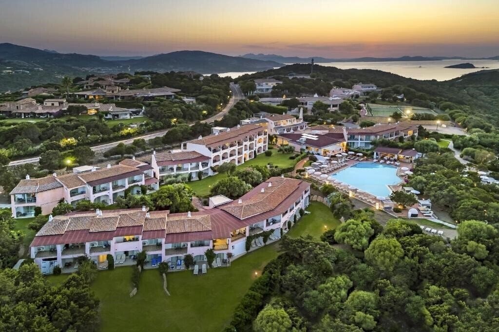 Отель Grand Hotel In Porto Cervo 4*