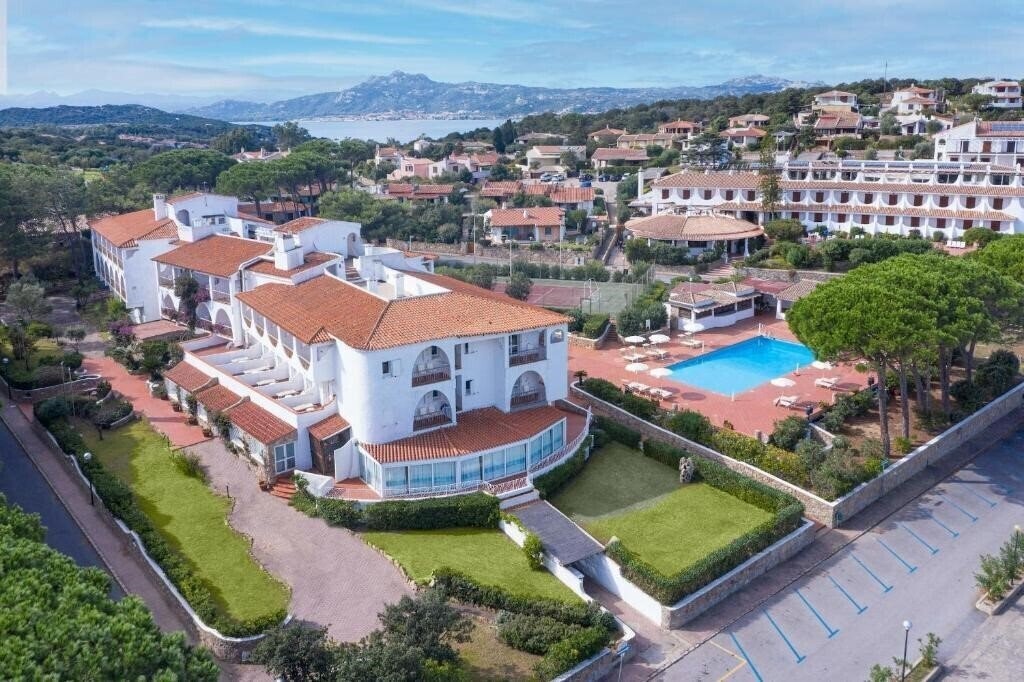Отель Club Hotel Cormorano 4*