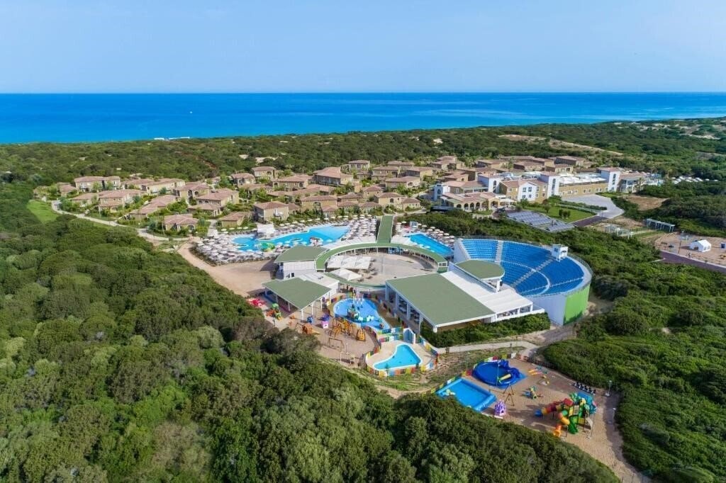 Готель Is Serenas Badesi Resort 4*