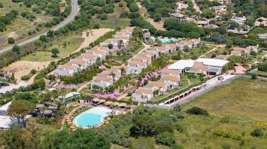 Готель Cala Sinzias Resort 4*