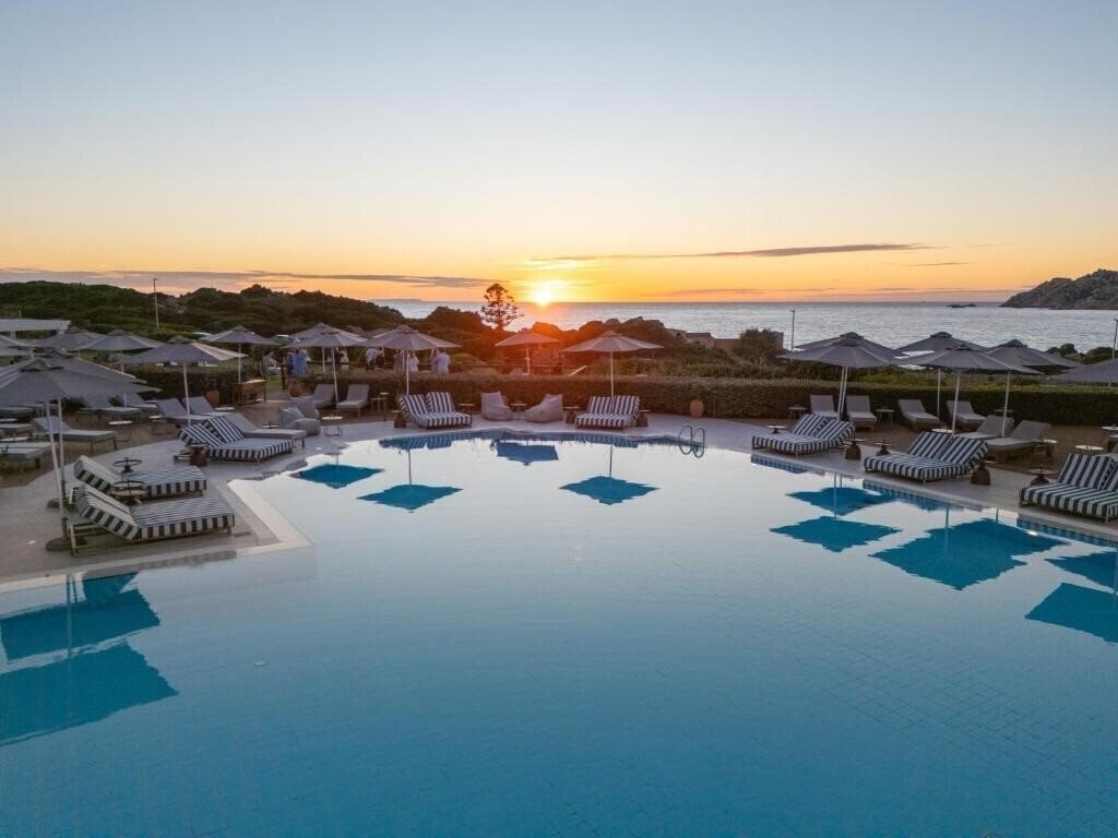 Отель Mangia's Santa Teresa Resort 5*