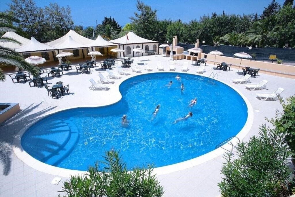 Готель Califfo Hotel 4*