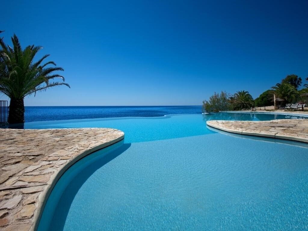 Готель Costa dei Fiori 4*