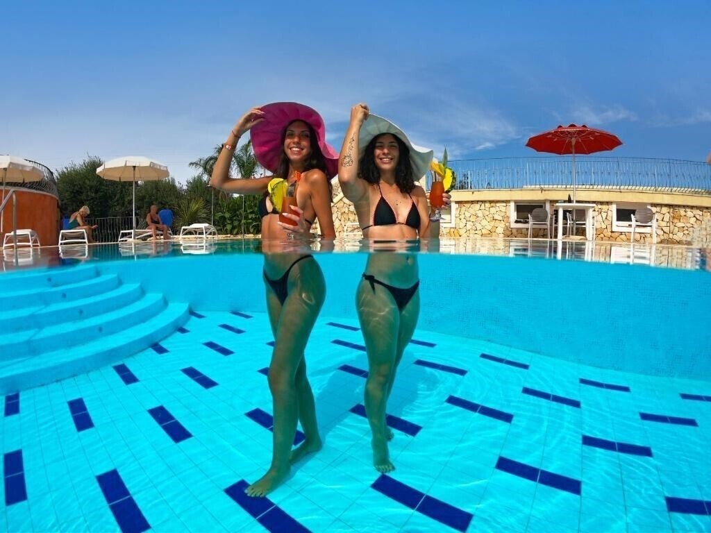 Готель Futura Colostrai Club 4*
