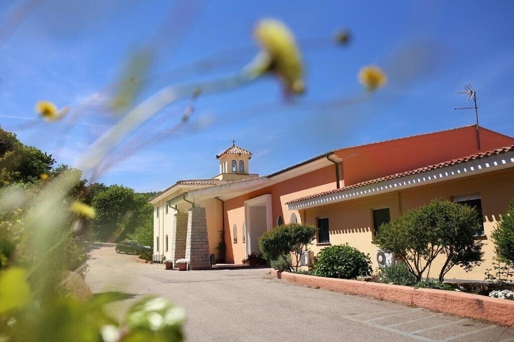 Отель Hotel Pausania Inn 3*