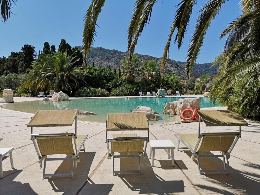 Картинка Hotel Tarthesh 4*