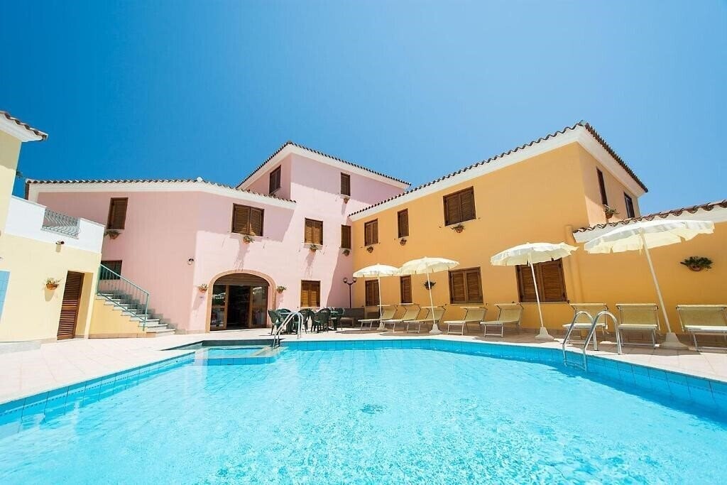 Отель Residence Cala Viola 4*