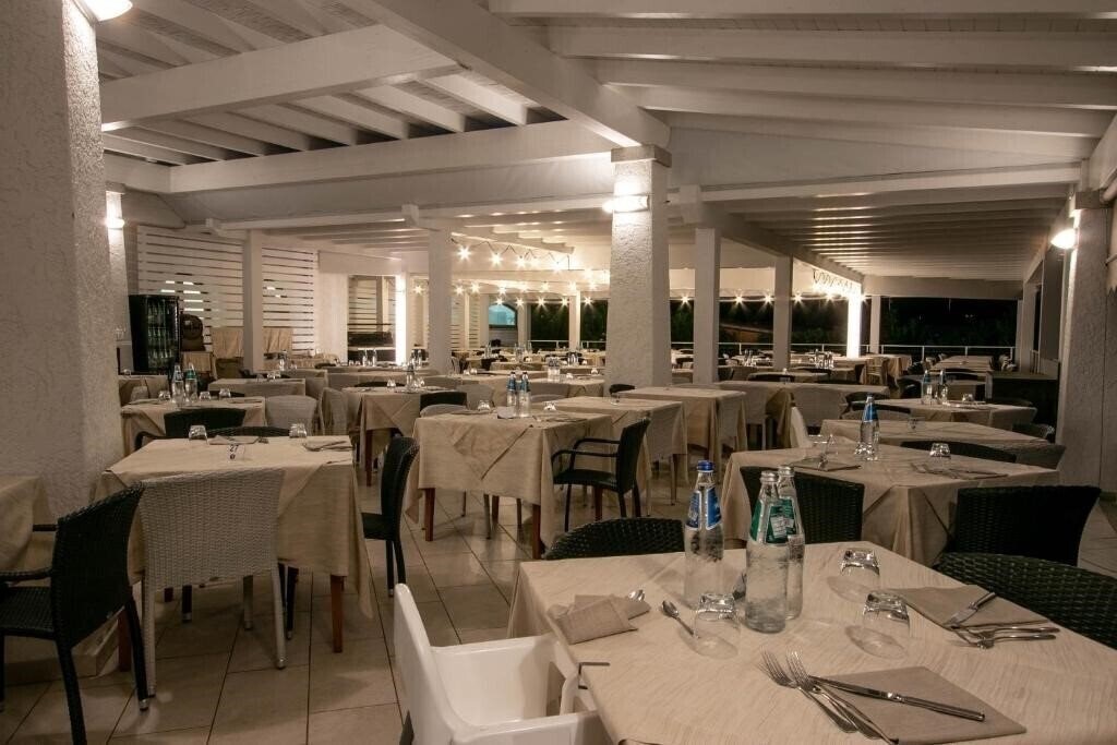 Фотография Limone Beach Resort 4*