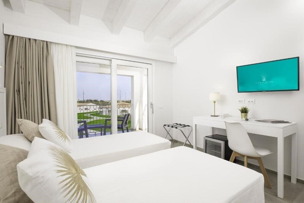 Фото S'arena Beach Hotel 4*