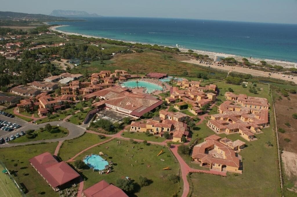 Отель Villaggio Baia Dei Pini 4*