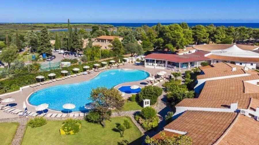 Отель Nicolaus Club Li Cucutti 4*