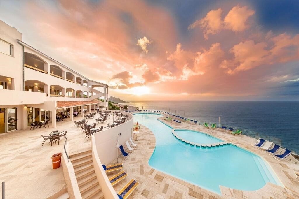 Готель Castelsardo Resort 4*
