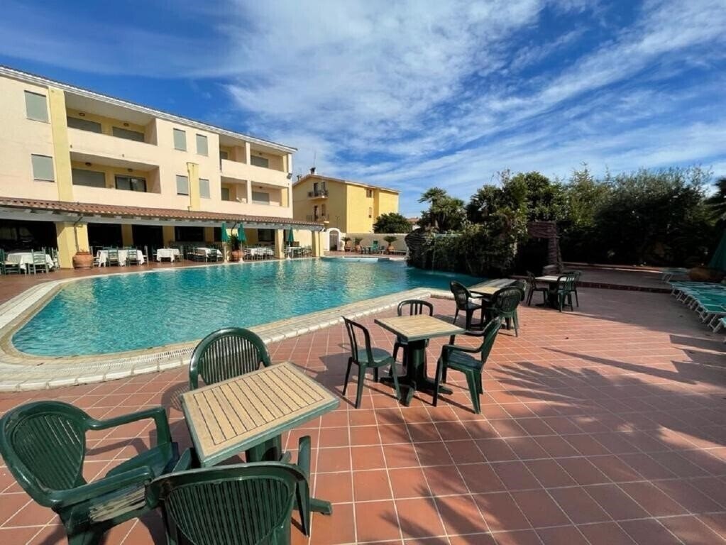 Отель Le Residenze Del Golfo Di Orosei 3*