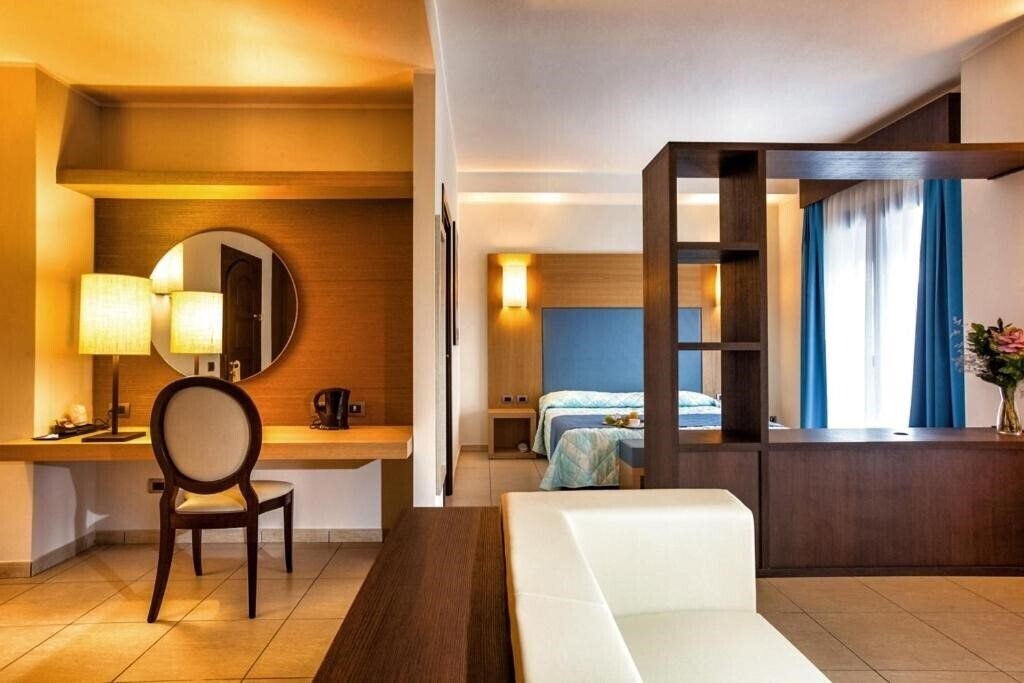 Фото Lu' Hotel Carbonia 4*