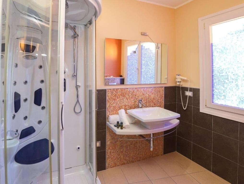 Фото Janus Hotel 4*