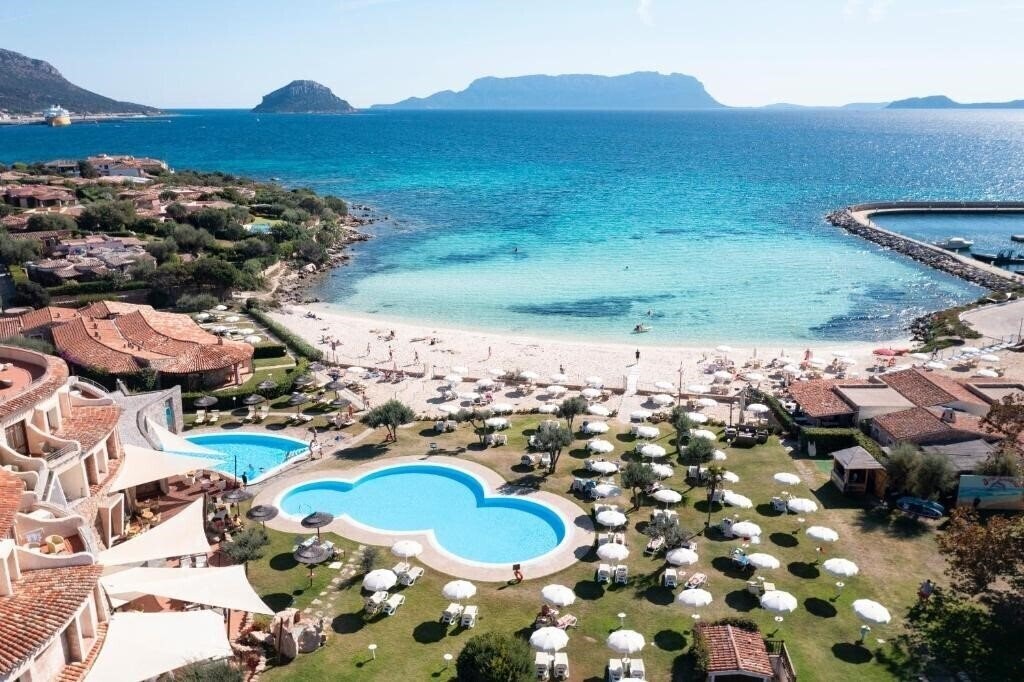 Готель Baia Caddinas Hotel Resort & SPA 4*