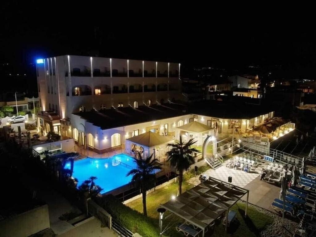 Готель Il Gabbiano Beach Hotel 3*