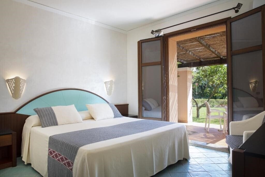 Фото Hotel La Torre Bari Sardo 4*