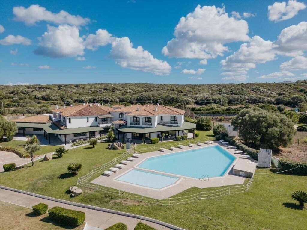 Отель La Smeraldina Resort 3*