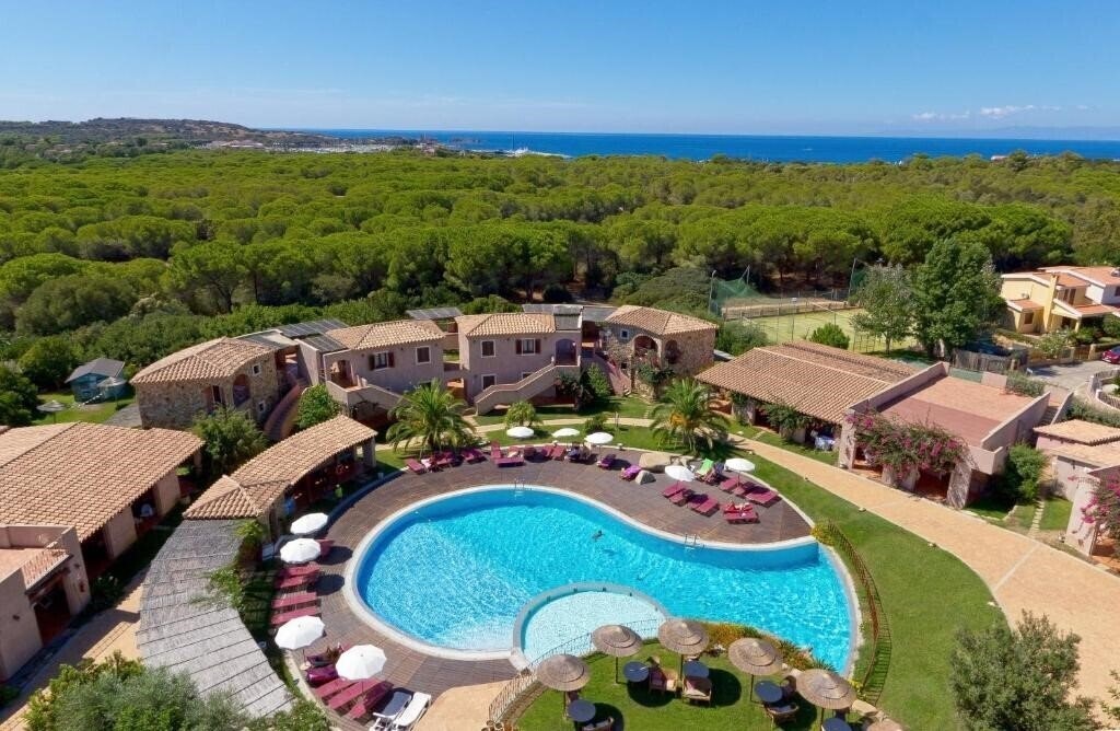 Фотографія S'Incantu Resort Villasimius 3*