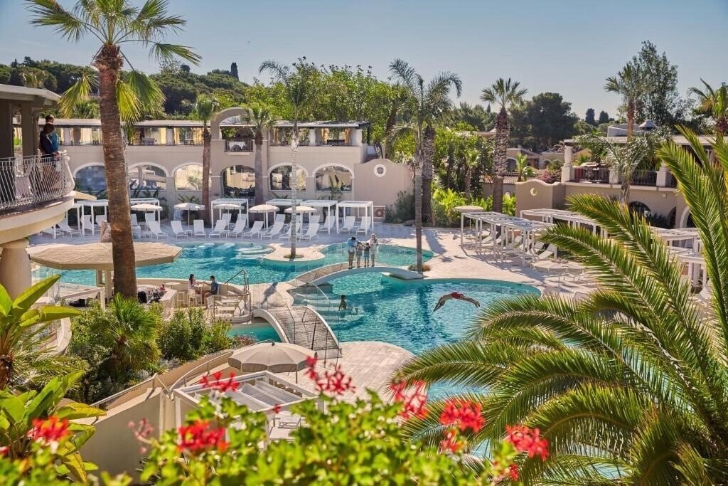 Отель Forte Village Resort - Pineta 5*