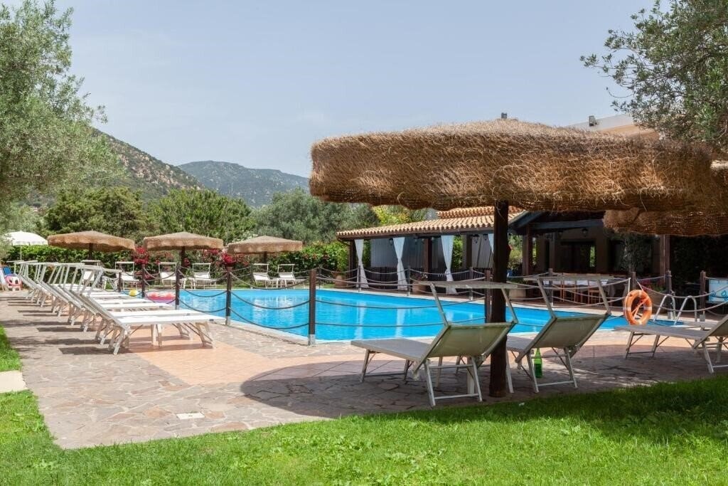 Изображение iH Hotels Villasimius Le Zagare Resort 4*