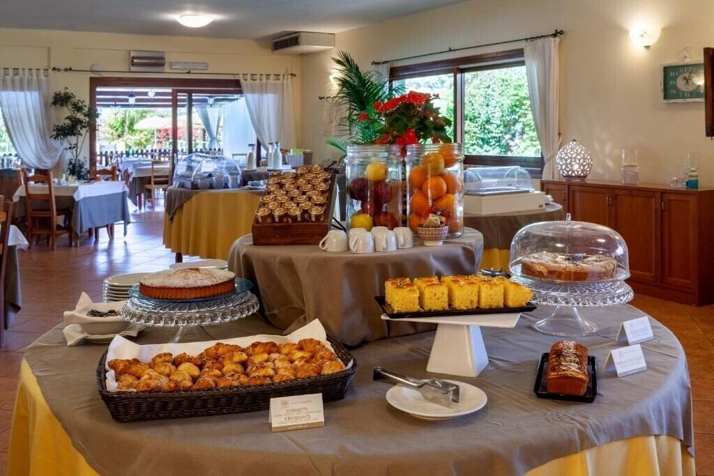 Картинка iH Hotels Villasimius Le Zagare Resort 4*
