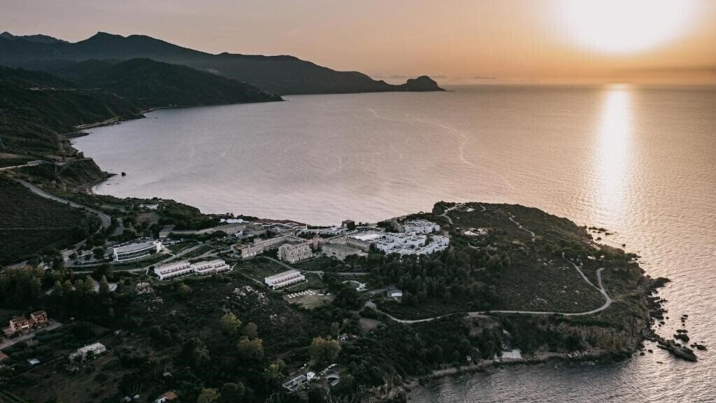 Отель Mangia's Pollina Resort 4*