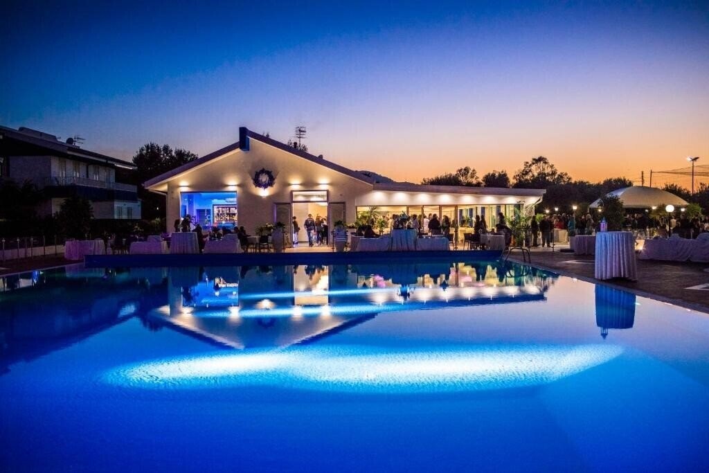 Фотографія Hotel Villaggio Residence Riviera Del Sole 4*