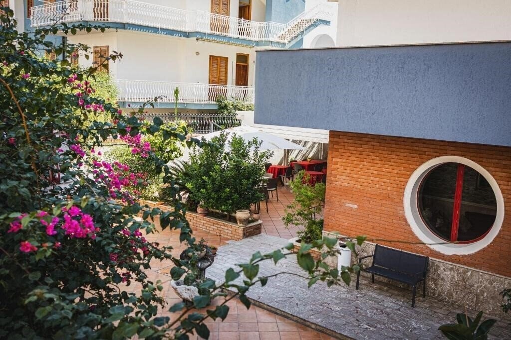 Фото Alexander Naxos 3*