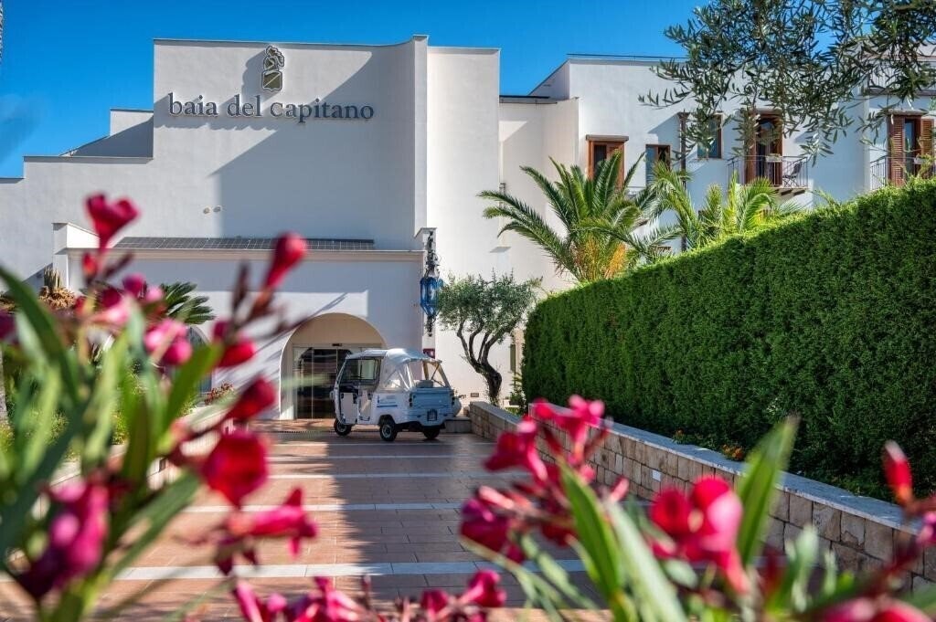 Готель Hotel Baia Del Capitano 4*