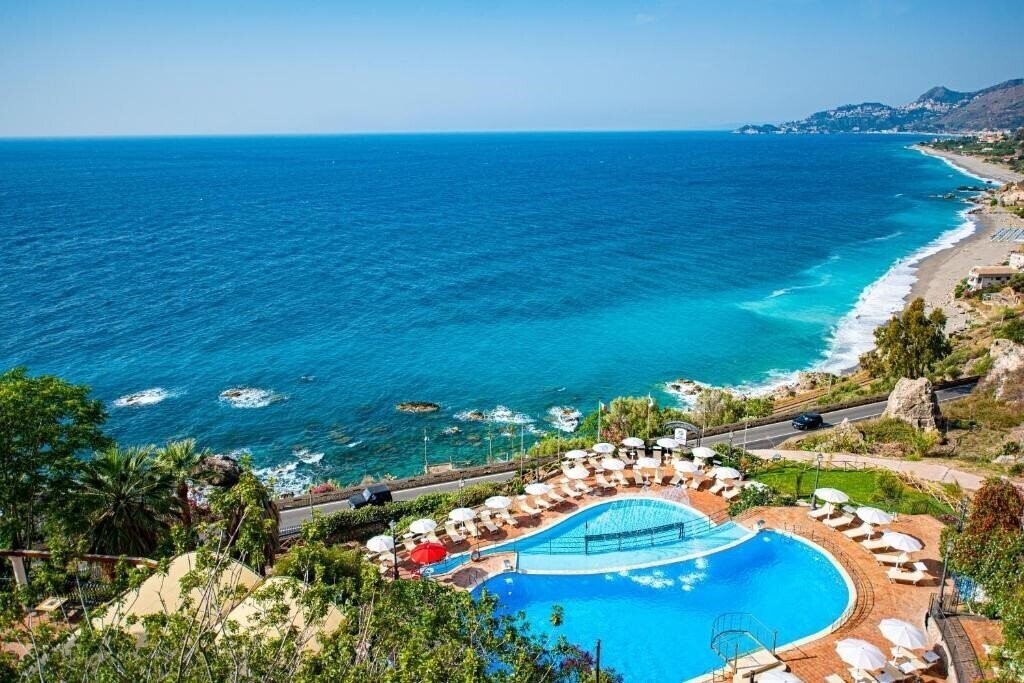 Отель Baia Taoramina 4*