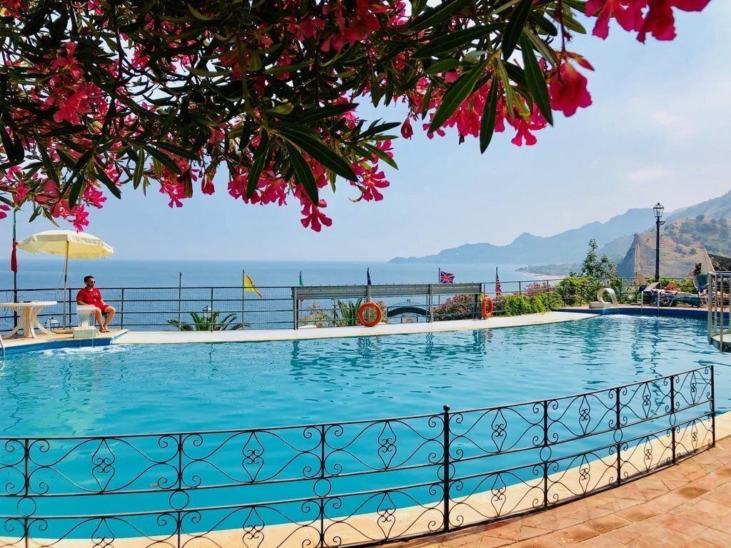 Фотографія Baia Taoramina 4*