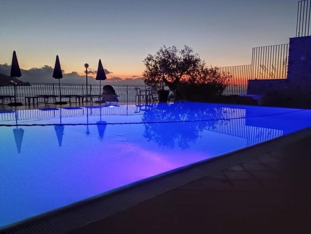 Отель Bay Palace 4*