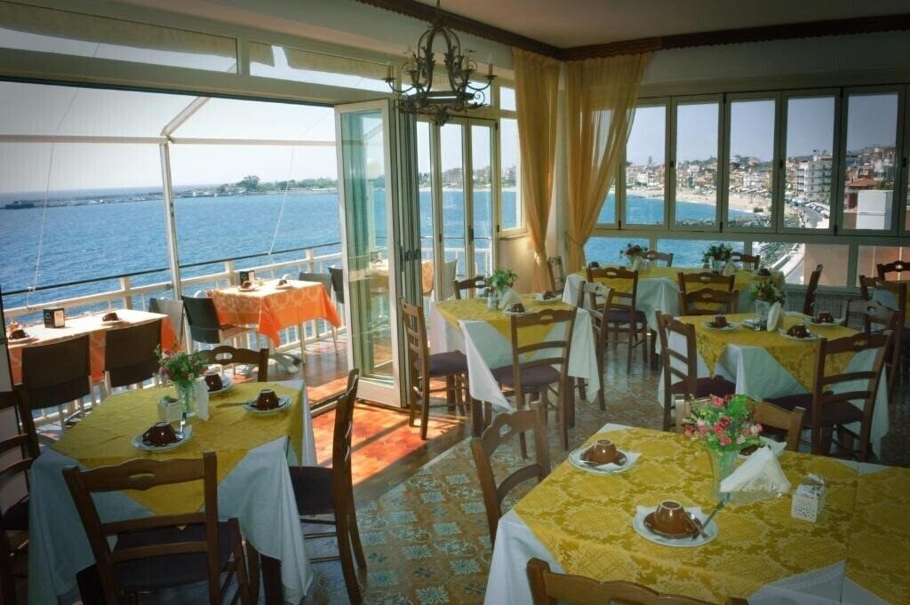 Фотографія La Riva 3*