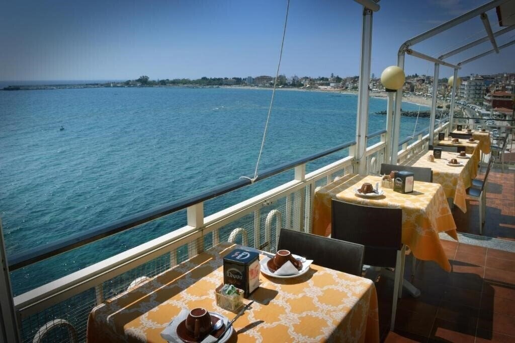 Зображення La Riva 3*