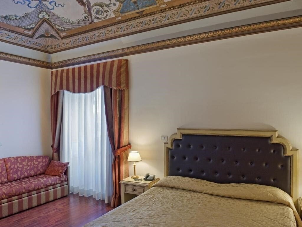 Отель Manganelli Palace 3*