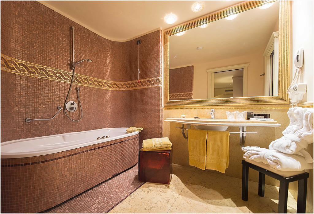 Фотографія Romano Palace Luxury Hotel Catania 4*