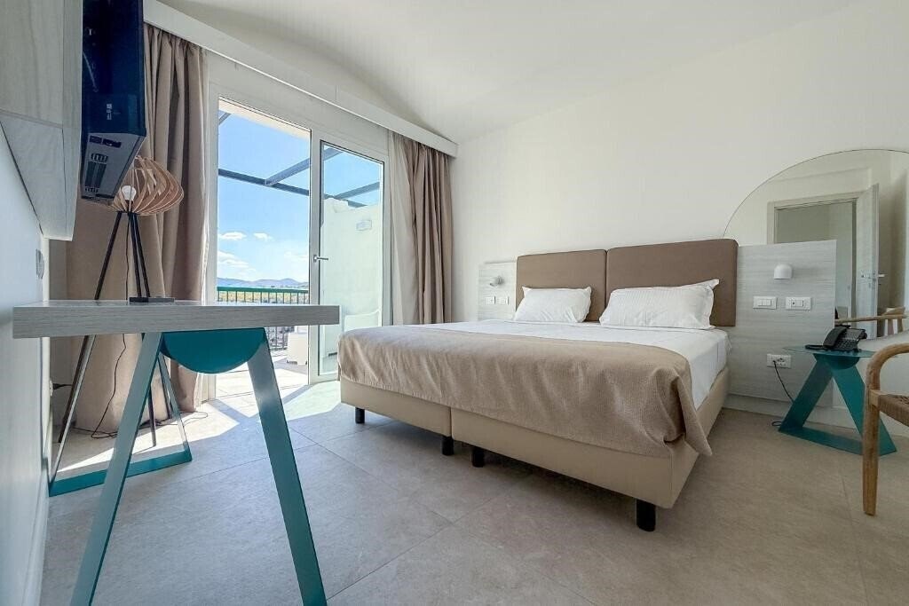Готель Villaggio Torre Normanna 4*
