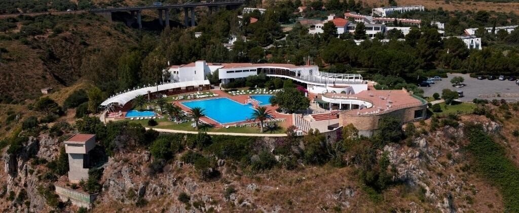 Фотография Villaggio Torre Normanna 4*