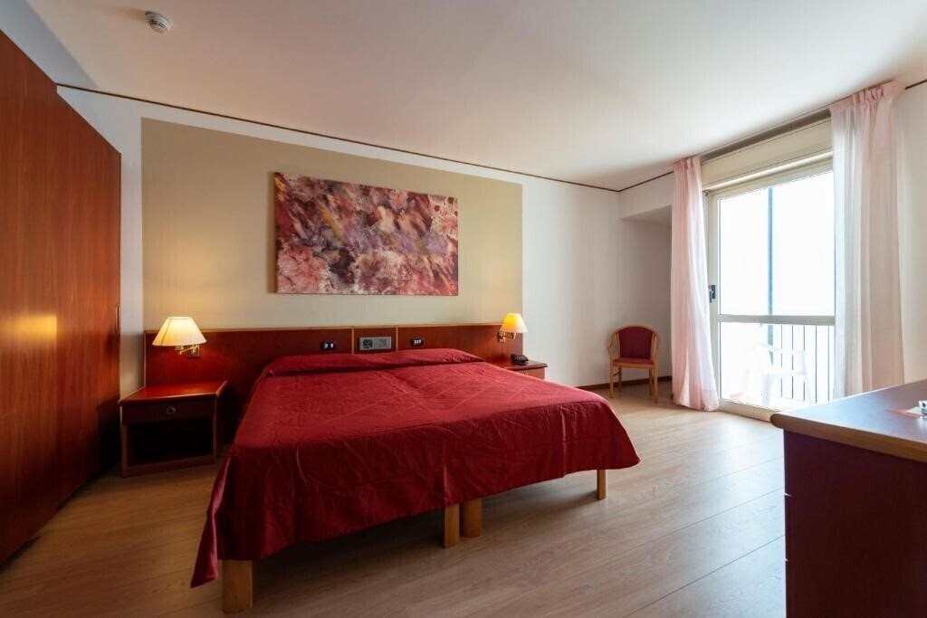 Зображення Villaggio Torre Normanna 4*