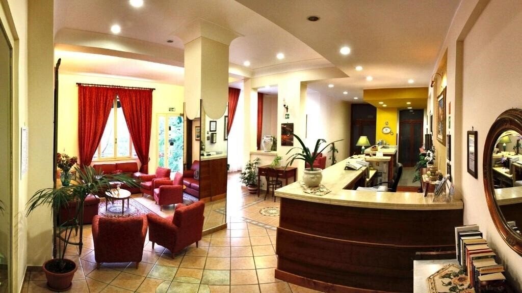 Готель Mediterraneo Cefalu 3*