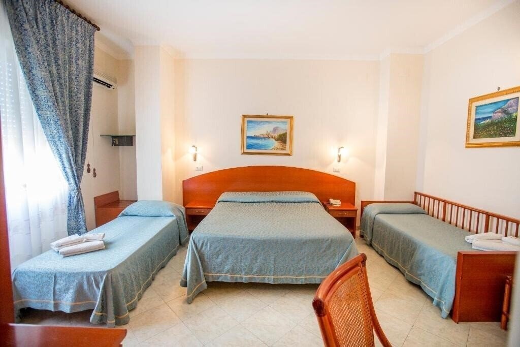 Фото Mediterraneo Cefalu 3*