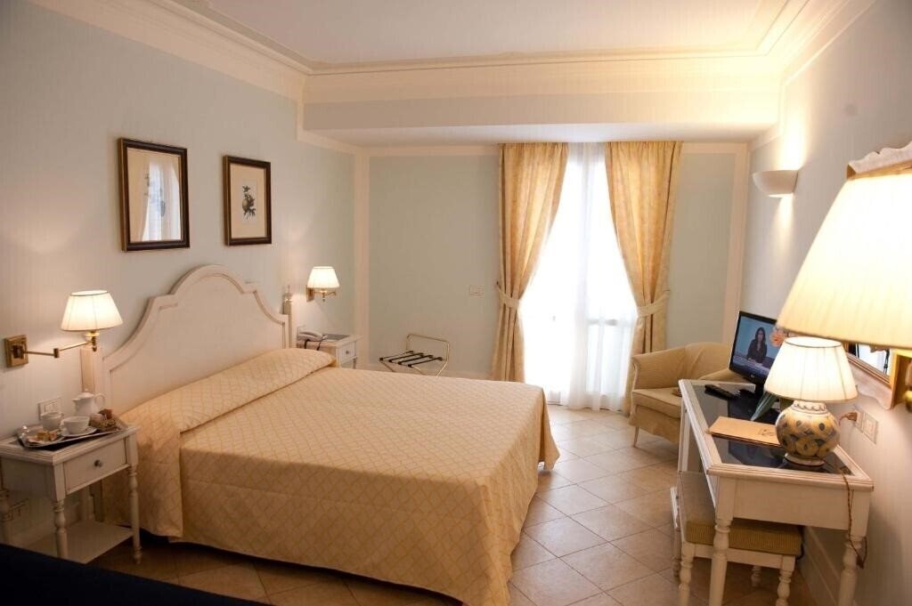 Фото Villa Daphne 4*