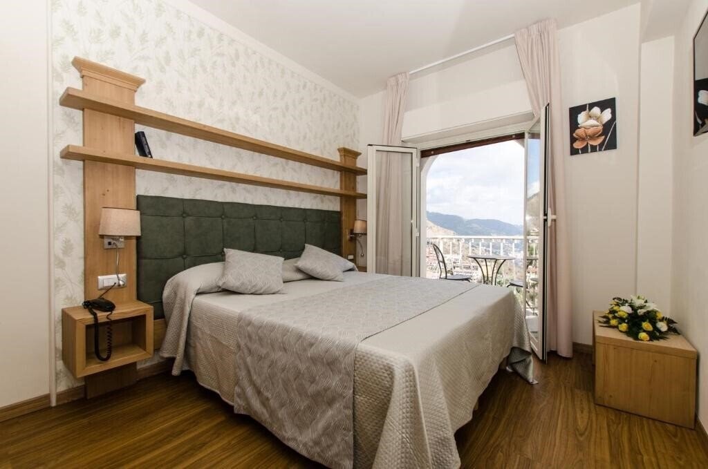 Фотографія Splendid Hotel Taormina 4*