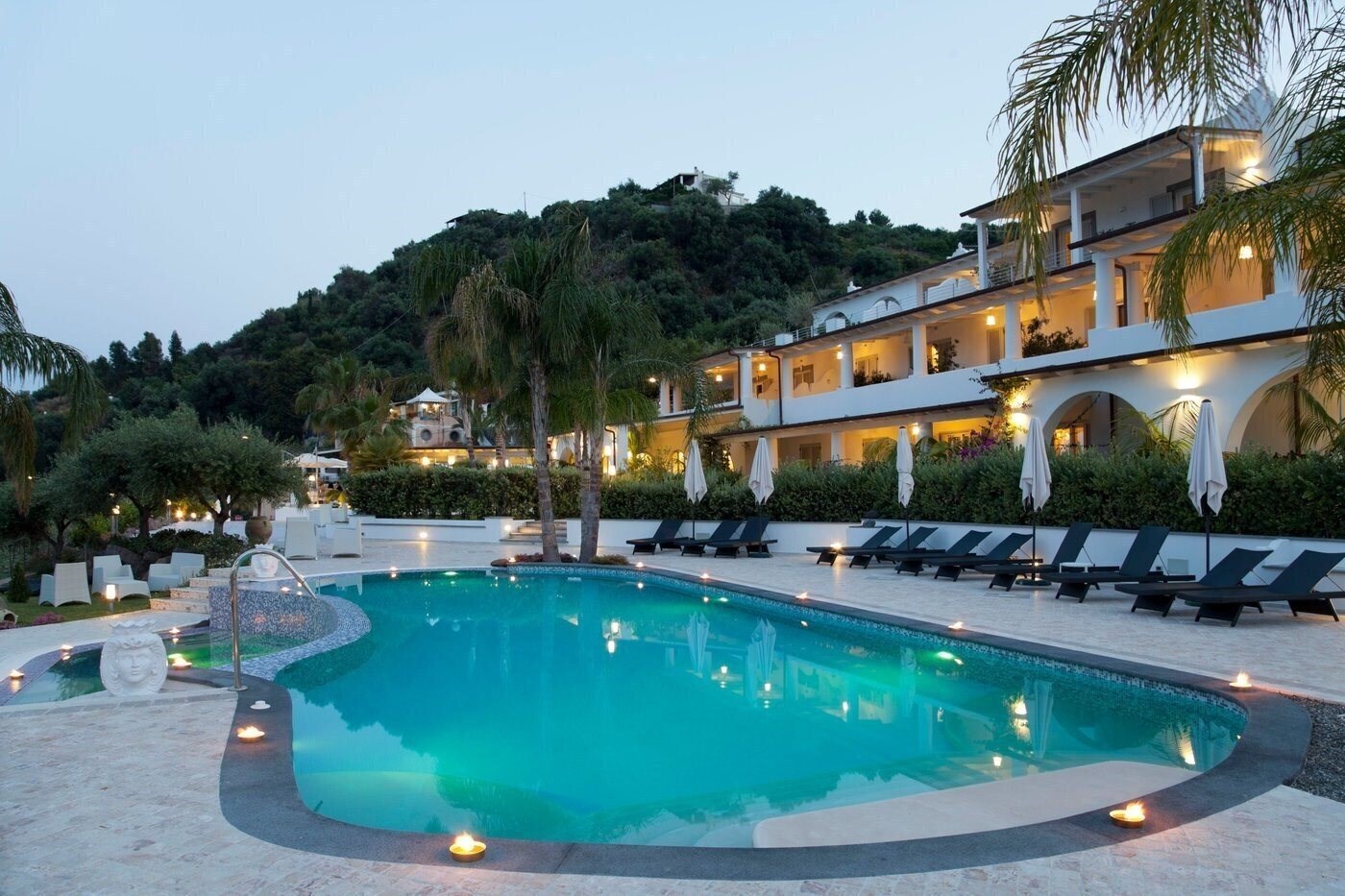 Готель Borromeo Resort 4*