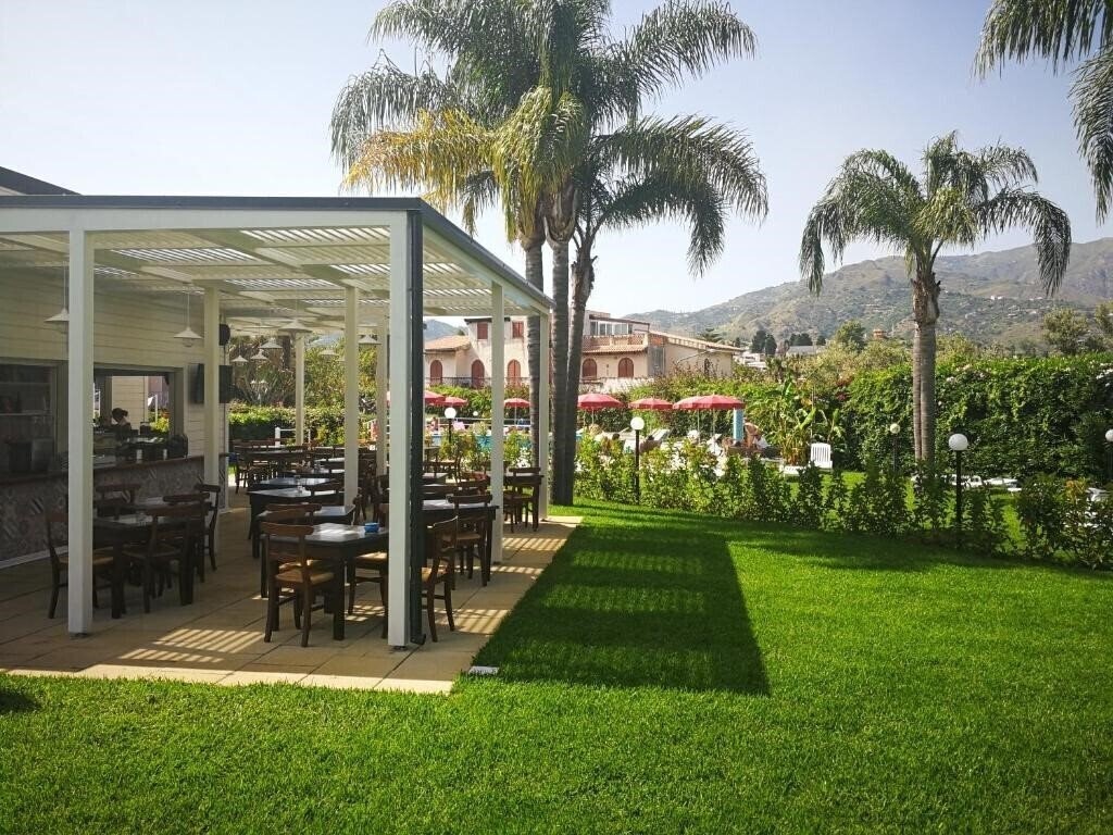 Фото Villa Giardini 3*