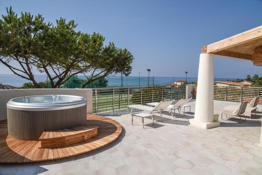 Отель Baia Del Sole Hotel 3*