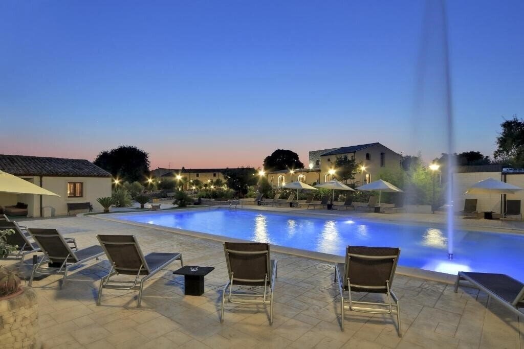Отель Artemisia Resort 3*