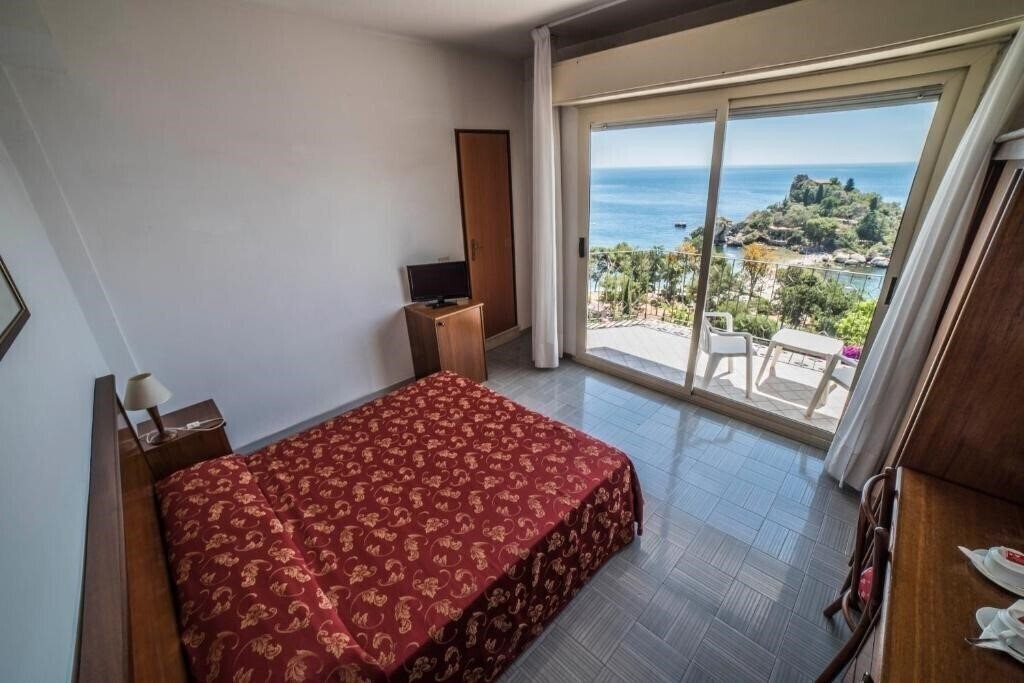 Фото Isola Bella 3*